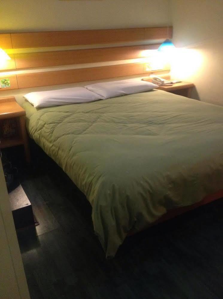 Home Inn Chongqing Jiangbei Airport Shuangfeng Road Экстерьер фото