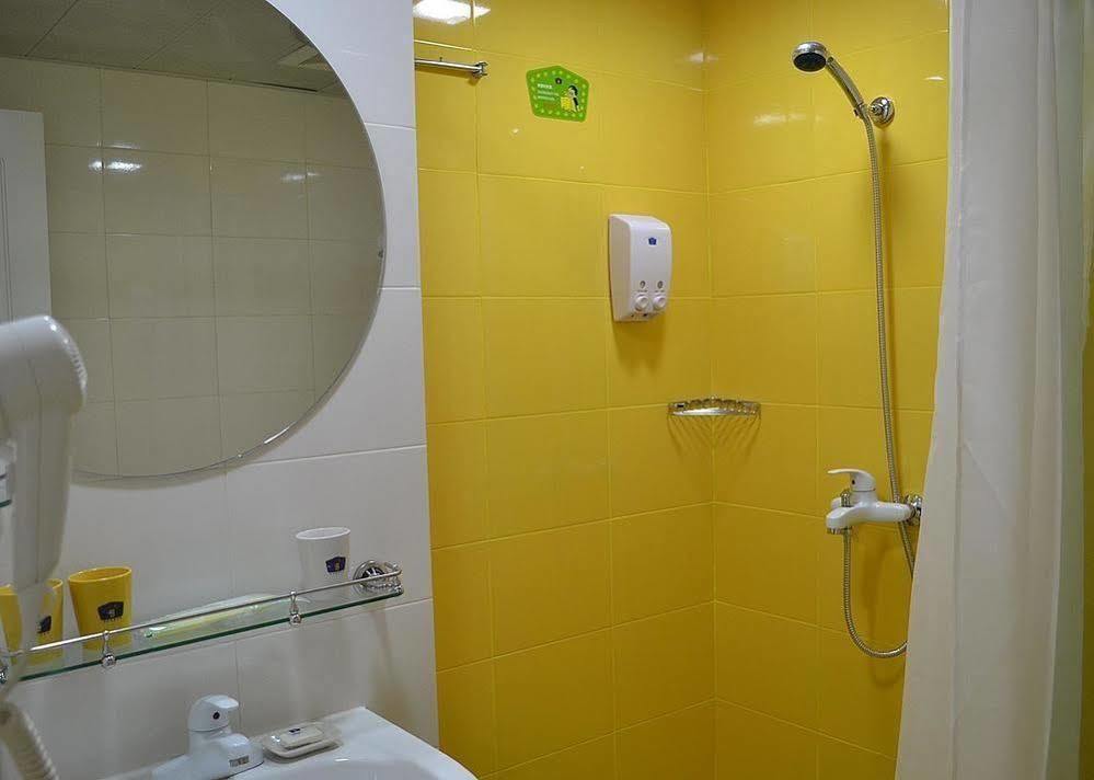 Home Inn Chongqing Jiangbei Airport Shuangfeng Road Экстерьер фото